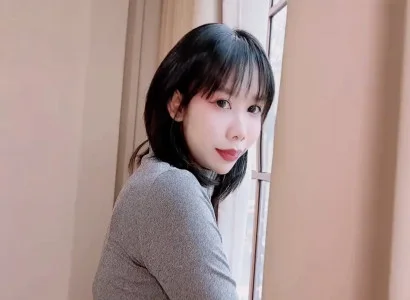 Người con gái háo hức vào nhà thuê rồi địt nhau với chủ